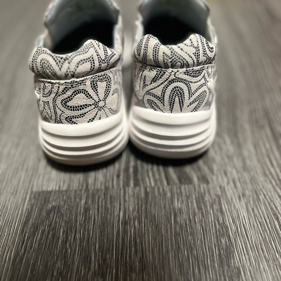 Nurse Mates Black and White Moccasins with Geometric Pattern - Picture 5 of 7